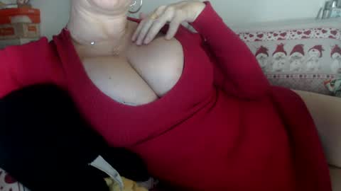 lovelywoman22 online show from January 2, 5:31 pm