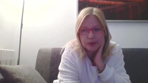 Alyson online show from December 30, 7:35 pm