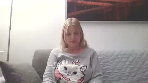 Alyson online show from December 20, 10:04 pm