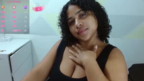 lucerosuith_ online show from December 15, 12:35 pm