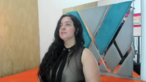 Lucia Vonne online show from November 27, 4:48 pm