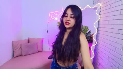 luciaa_tay online show from November 22, 7:15 pm