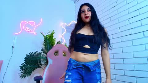 luciaa_tay online show from December 6, 7:22 pm