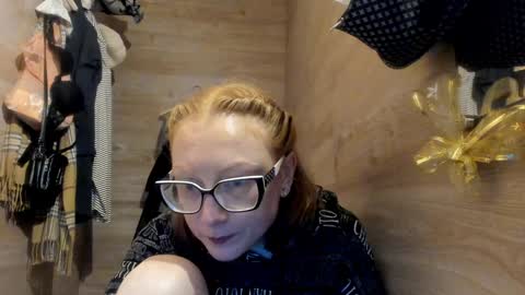 lucky_licky20 online show from January 5, 4:13 am