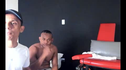 luis_juansex23cm online show from January 3, 5:37 pm