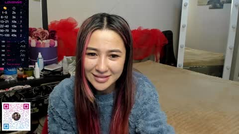 luluu_l online show from December 7, 1:30 am