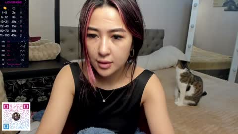 luluu_l online show from November 25, 11:30 pm