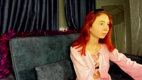 lunna_fox online show from December 21, 1:07 am