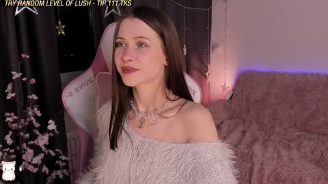 Julia   LuvJuly  online show from December 12, 9:00 pm