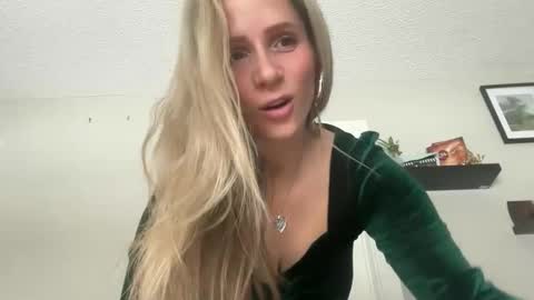 Lucylux1 online show from November 18, 6:35 pm