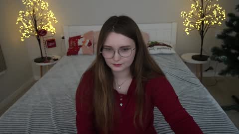 Emily online show from December 17, 1:39 pm