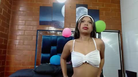 maily_adams online show from November 25, 1:16 pm