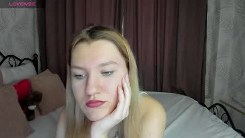 mariel_brown online show from December 7, 8:43 am