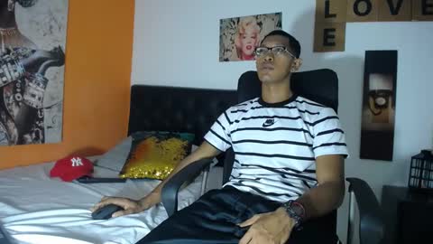 marquezz_23 online show from December 31, 1:08 am