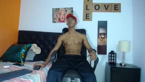 marquezz_23 online show from January 4, 7:22 pm