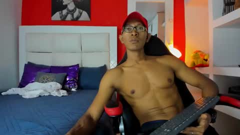 marquezz_23 online show from January 2, 7:09 pm