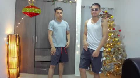 Team Cris Darwin- Fernando- Stiven- David online show from December 29, 11:11 am