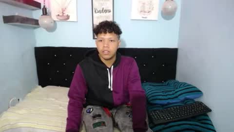 I am mateo hugecock a hot and very perverse latin boy online show from January 19, 1:05 pm