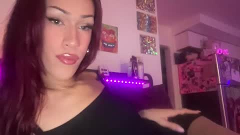 GODDESS MOLLY MILLS online show from December 17, 2:50 am