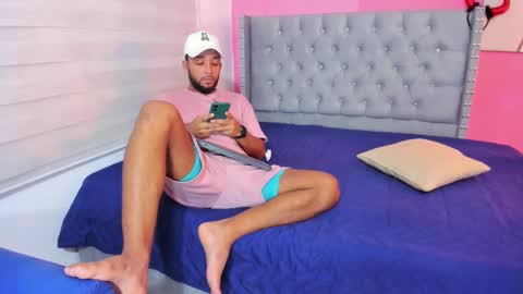 max_sexyhot26 online show from December 27, 2:59 am