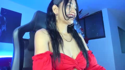 melannia_hills online show from December 25, 7:26 am