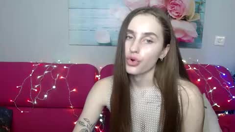 melisareu online show from December 7, 5:53 pm