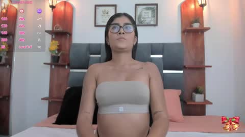 mia_mora1 online show from December 21, 11:01 am