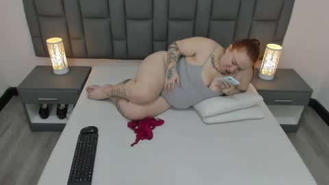 mia red hair molly short hair online show from December 27, 1:21 am