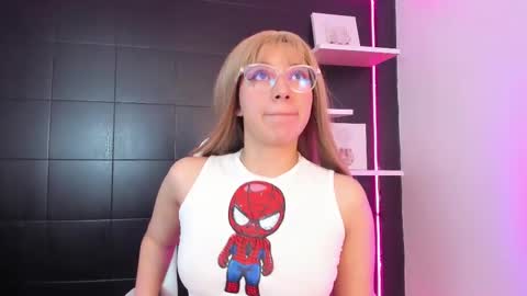 miah_jay online show from December 7, 11:47 am