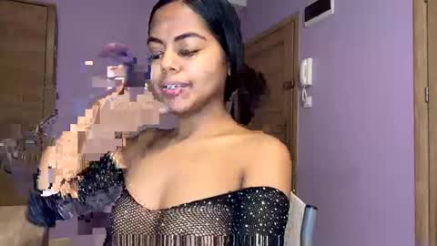 miah_lopez_ online show from December 9, 9:58 pm