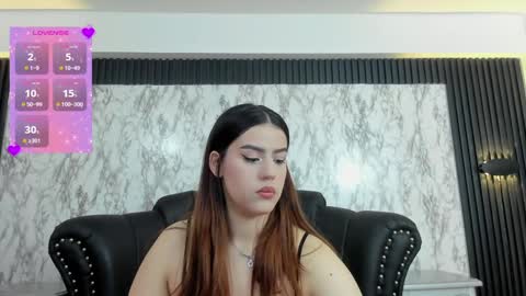 Mia   -5 7001400 Follow  online show from January 3, 12:23 pm