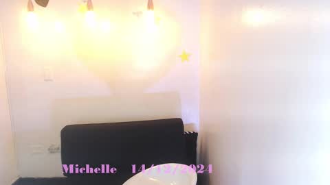 michelle_moon1 online show from December 14, 5:55 pm