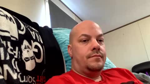 mikeylikesit2222 online show from January 1, 6:26 pm