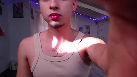 milan_cardona online show from January 13, 1:56 pm