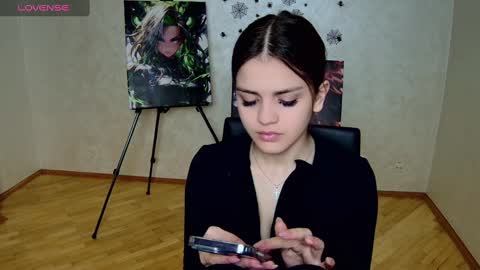 milana_millerr online show from December 5, 5:11 pm