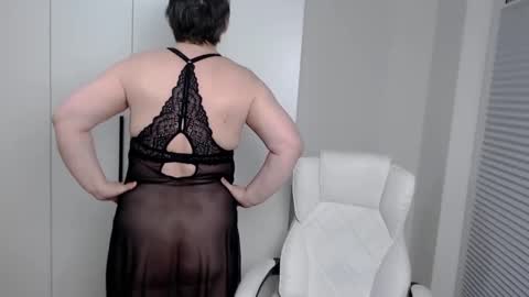 MilfScarlette online show from January 3, 6:39 am