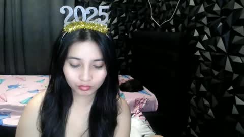 miss_innocent18 online show from January 1, 6:48 pm