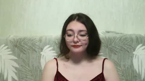 miss_mona_ online show from December 11, 9:37 pm