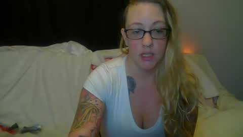 misstyelaine online show from December 6, 2:57 am