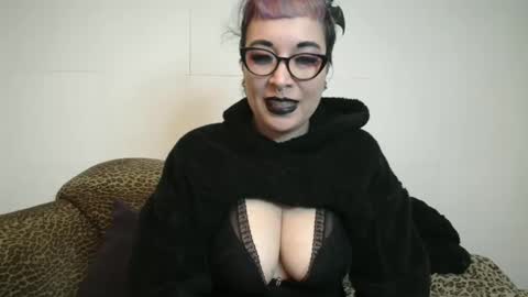 Missy Dee online show from December 11, 6:36 am