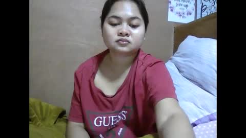 Cutiepie online show from December 6, 4:38 pm