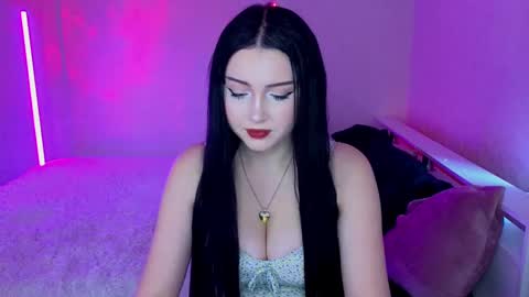 molly_millerr online show from December 11, 10:32 am