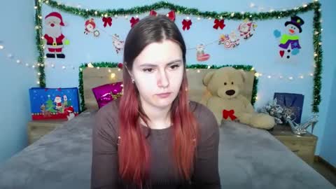 MollyTravis online show from December 21, 8:52 am