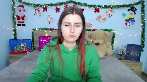 MollyTravis online show from December 15, 8:06 am