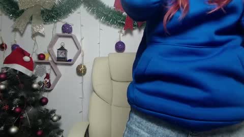 MollyTravis online show from December 6, 7:37 am