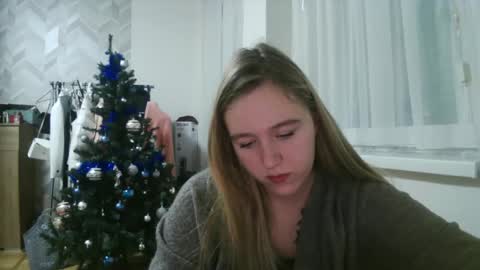 mollywinters_ online show from December 21, 7:24 pm