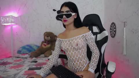 momis_cute online show from December 6, 1:02 pm