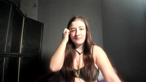 monica_phoebe online show from December 7, 3:51 am