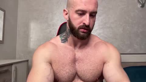 Muscle God online show from December 17, 8:47 am