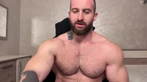 Muscle God online show from January 3, 1:38 pm